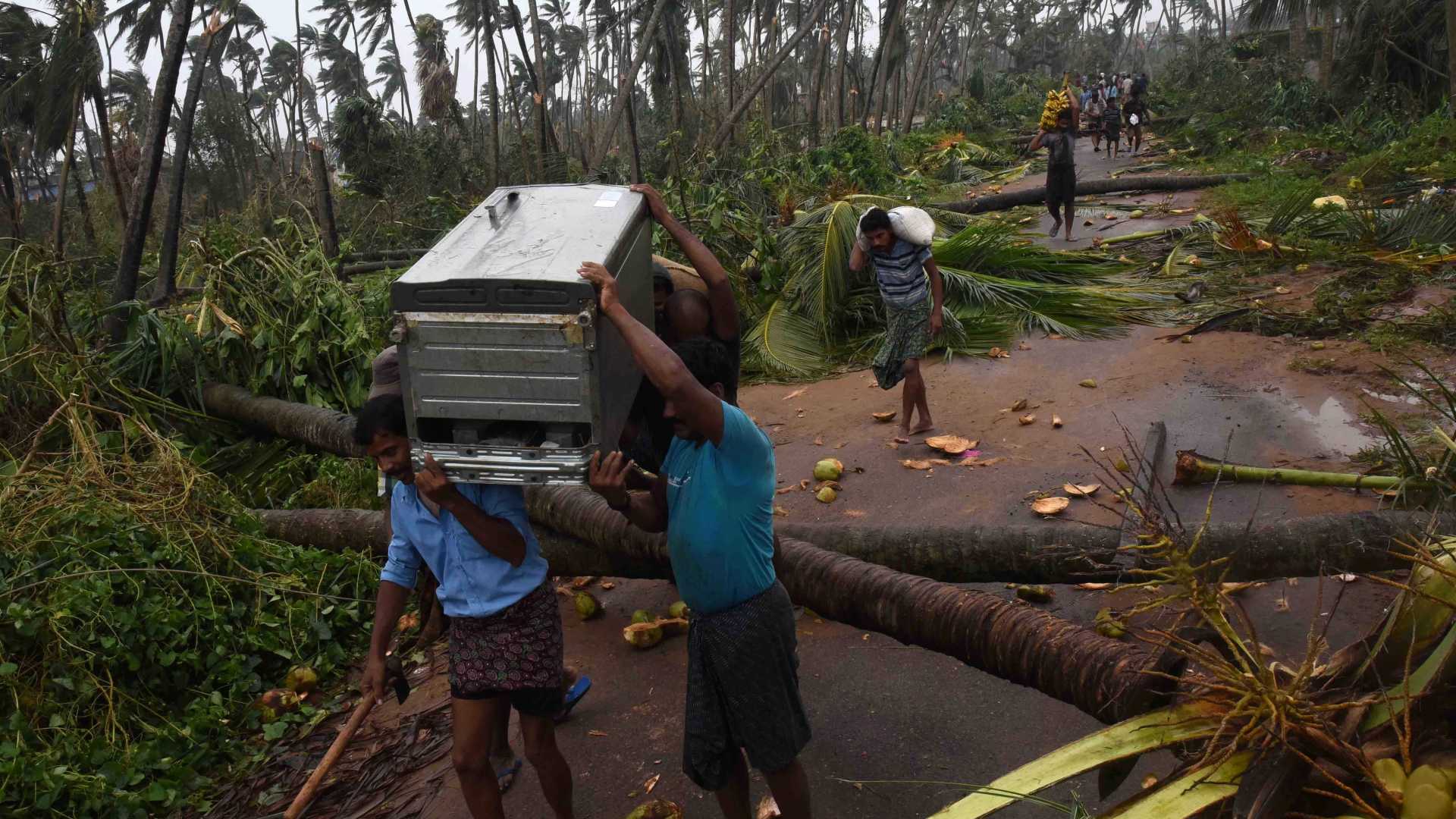 FENÔMENO: Passagem de ciclone no sul da Índia deixa pelo menos 11 mortos