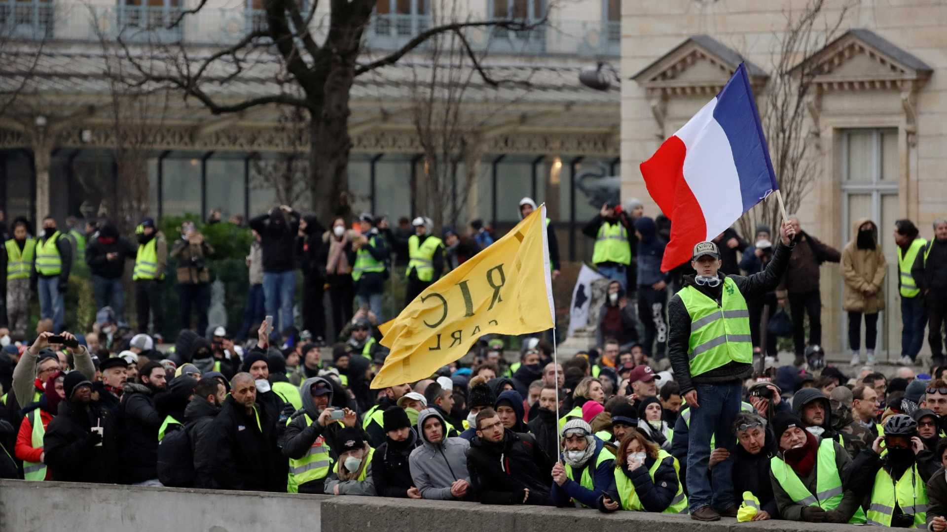 EUROPA: França insinua que Itália financia 'coletes amarelos'