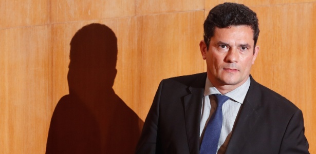 MINISTRO: Moro pede exoneração do cargo de juiz