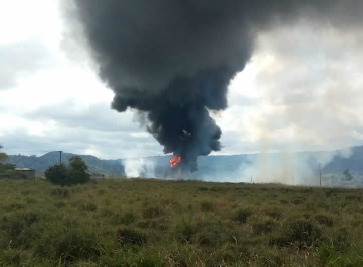 ATAQUE - VÍDEO: Caminhão tanque do Ibama é incendiado durante fiscalização em RO