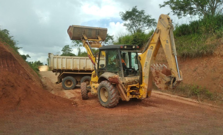 OBRAS: RO-420 recebe manutenção entre Jacinópolis e Nova Mamoré