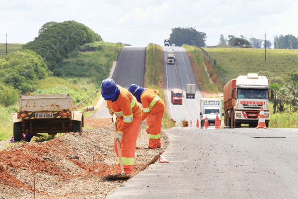 ESTRADAS: Governo destina R$ 2 bi para manutenção e pavimentação de rodovias