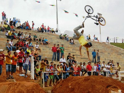 1º Campeonato de Dirt Jump com bike agita competição de Cross em Ouro Preto - Fotos