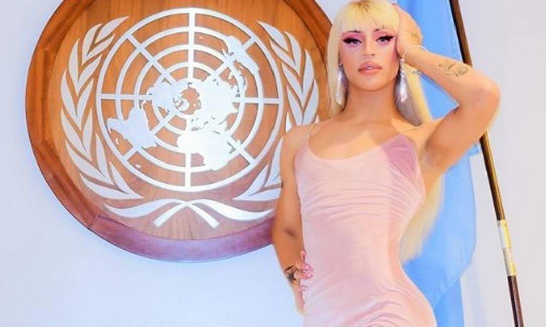 REFERÊNCIA: Pabllo Vittar canta na ONU durante homenagem à rainha Elizabeth II