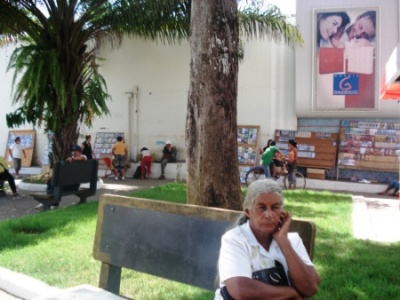 Praça Jonathas Pedrosa continua abrigando vendedores de cds e dvds piratas