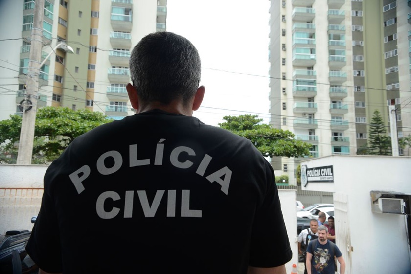 MUDANÇAS: Bolsonaro proíbe porte de arma para policial fora do estado de atuação