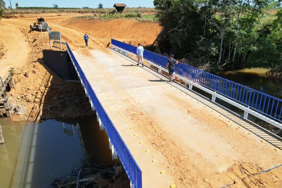 CONFÚCIO MOURA: Nova ponte sobre o Rio São João impulsiona setor produtivo em Theobroma e região