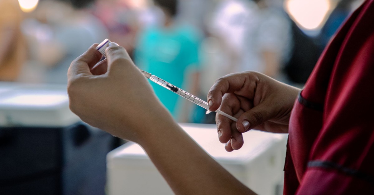 COVID-19: Vacinação é destaque durante evento solidário no Mercado Cultural