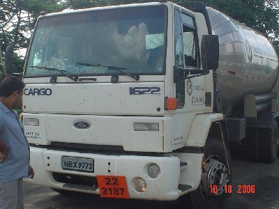 Motorista de Porto Velho e sem habilitação conduzia dióxido de carbono pela BR - Foto 