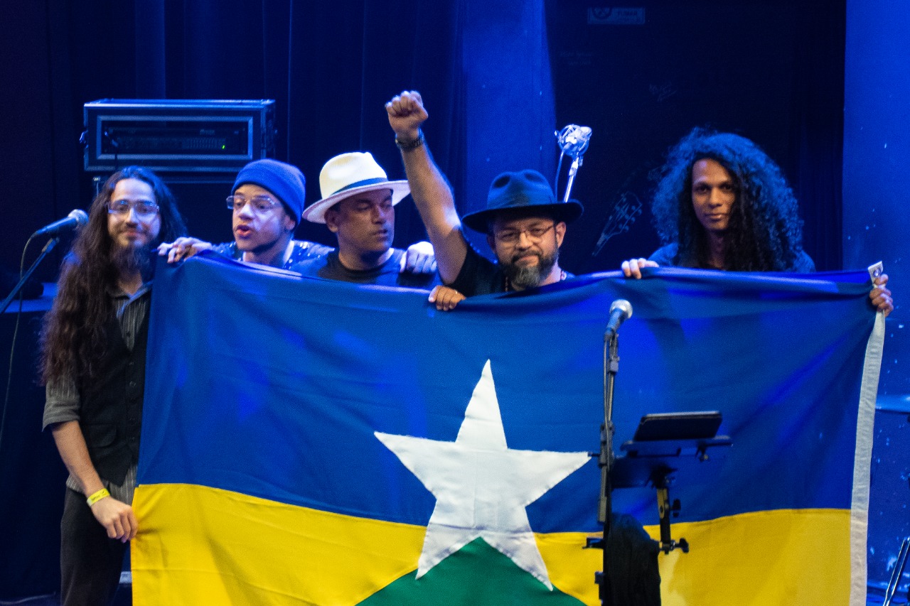 BATE CABEÇA: Rock Progressivo de qualidade com a Prognoise no palco do festival