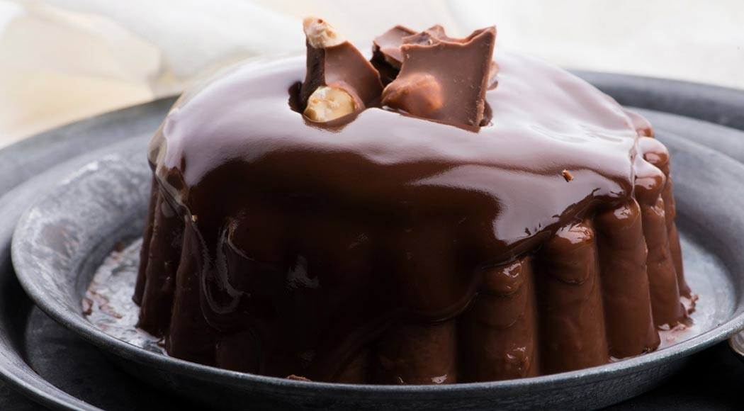 DELÍCIA: Pudim de Chocolate dispensa forno e tem receita fácil de se preparar