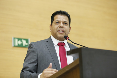 CULTURA REGIONAL: Jair Montes apoia iniciativa do Governo de distribuir obras regionais nas escolas