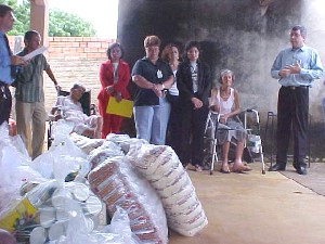 Entidade para terceira idade recebe 740 quilos de alimentos do projeto ?Quilo Solidário?, do TJ/RO