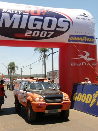 RALLY ARIQUEMES/ MANAUS - Pilotos do interior desafiam estrada na selva