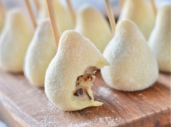 COXINHA DOCE: Aprenda uma receita com leite ninho e paçoquinha