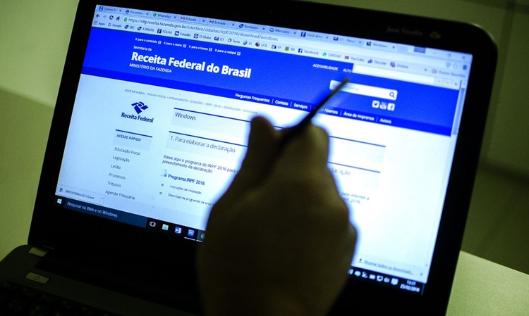 CONTRIBUINTES: Receita libera consulta a terceiro lote de restituição do IR