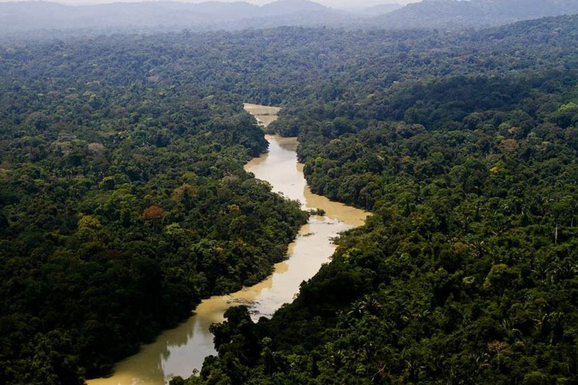 BRIGA: Funai faz contato com tribo de índios isolados no Amazonas