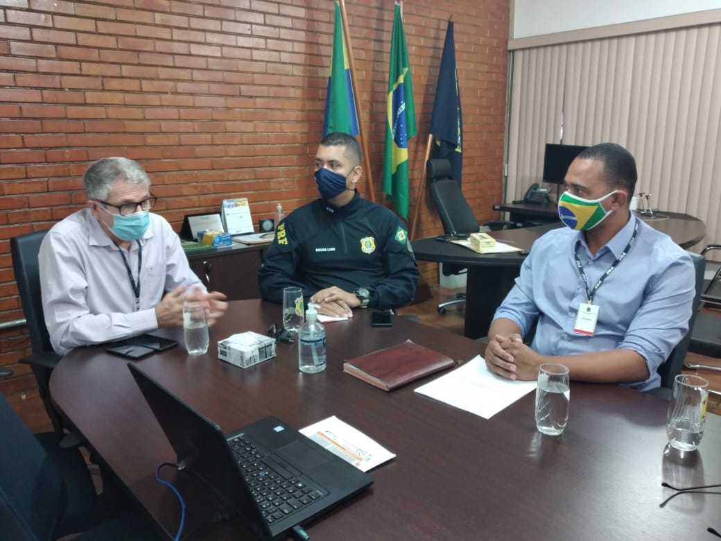 EM RONDÔNIA: Jhony Paixão trabalha para a implantação de 1ª escola cívico-militar