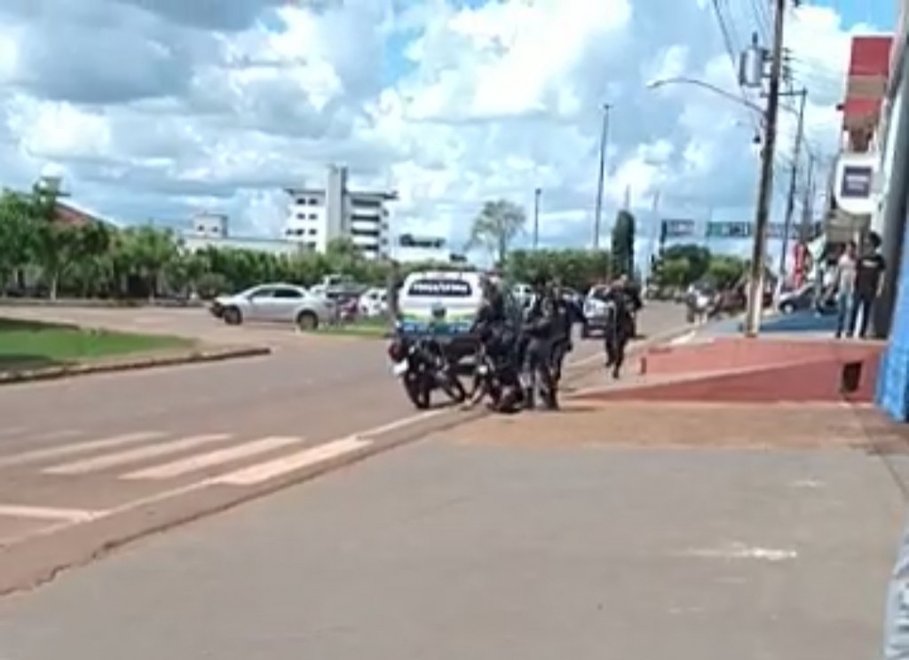 ASSISTA: Vídeo mostra perseguição alucinada da polícia a motociclista em RO