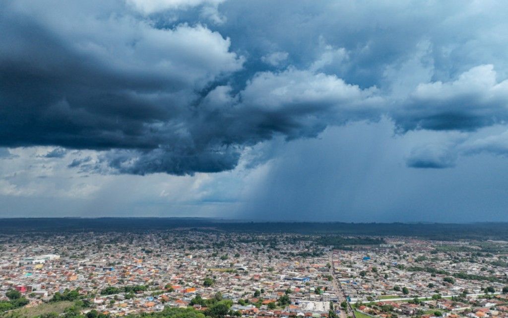TROVOADAS: Instabilidade aumenta no domingo e há risco de temporal em RO