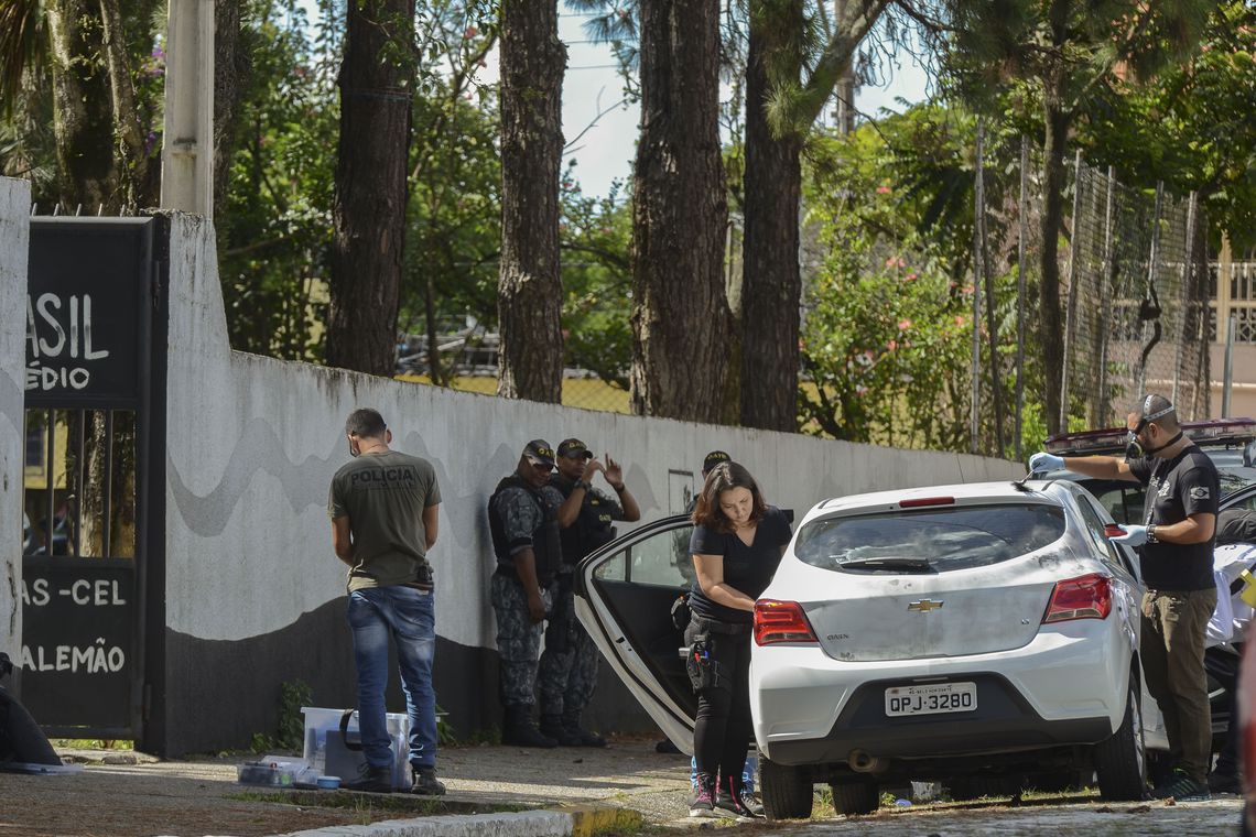 RETORNO: Após atentado, escola é reaberta para planejar acolhimento de alunos