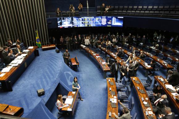 Senadores aprovam proibição a contingenciamento de verbas