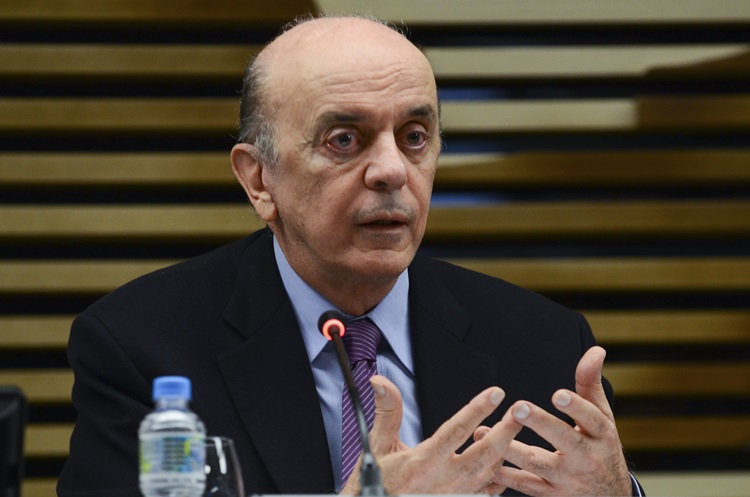 SEM SINTOMAS: Senador José Serra é internado com covid-19 em São Paulo