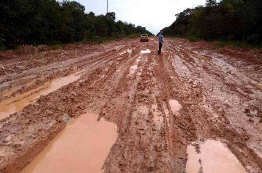 SEM ASFALTO: BR-319 fica de fora de pacote de obras do governo Bolsonaro