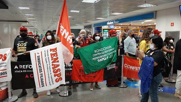 EM BRASÍLIA: Sindsef fortalece atos de pressão a deputados contra a PEC 32