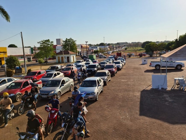  SOS VACINAÇÃO: Mais de quatro mil pessoas são imunizadas contra covid-19 em Rolim de Moura