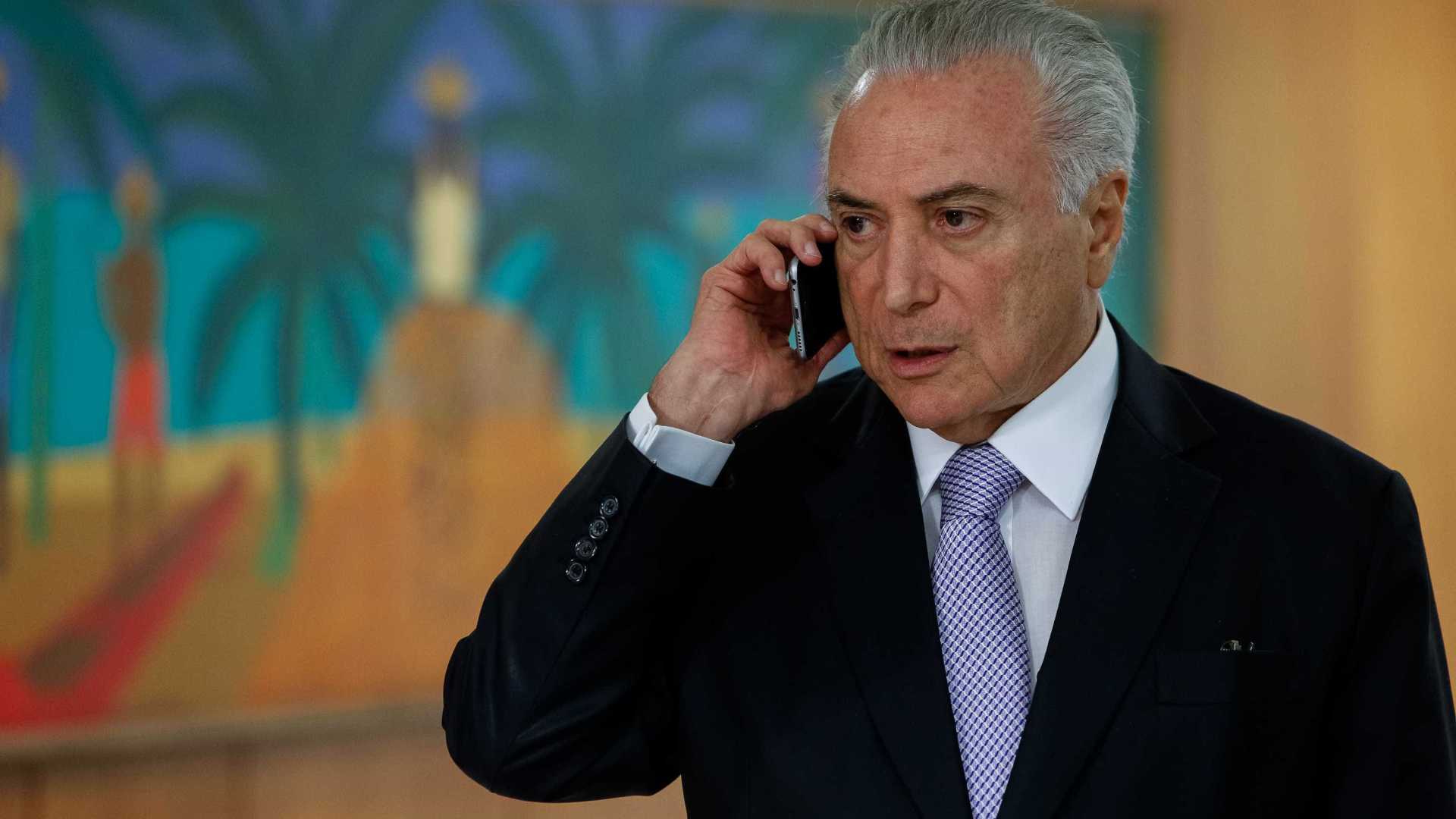 Temer começa a montar equipe de campanha com ajuda de auxiliares