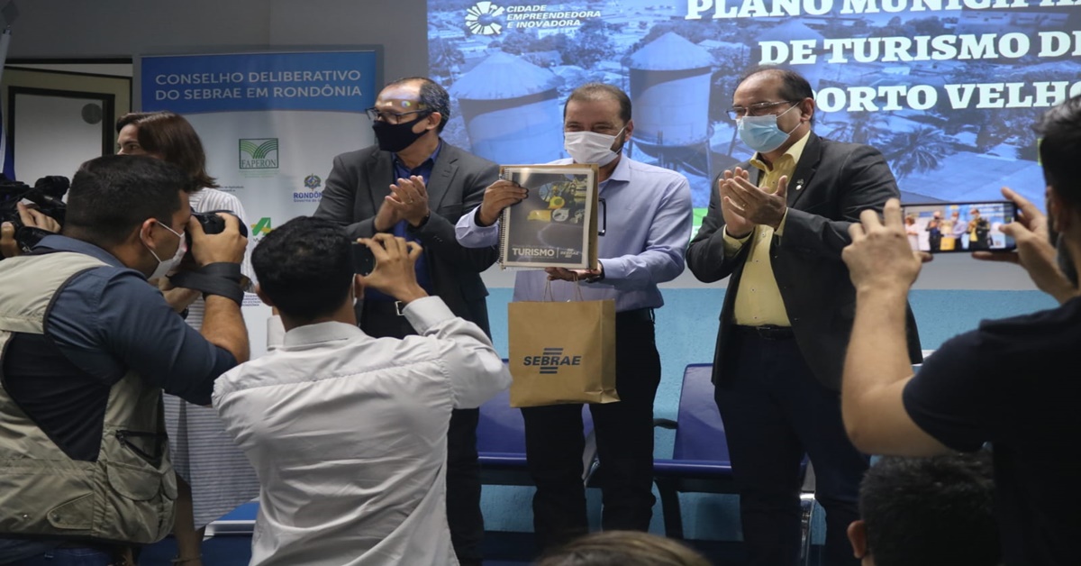 TURISMO: Prefeitura recebe Plano Municipal de Turismo elaborado pelo Sebrae