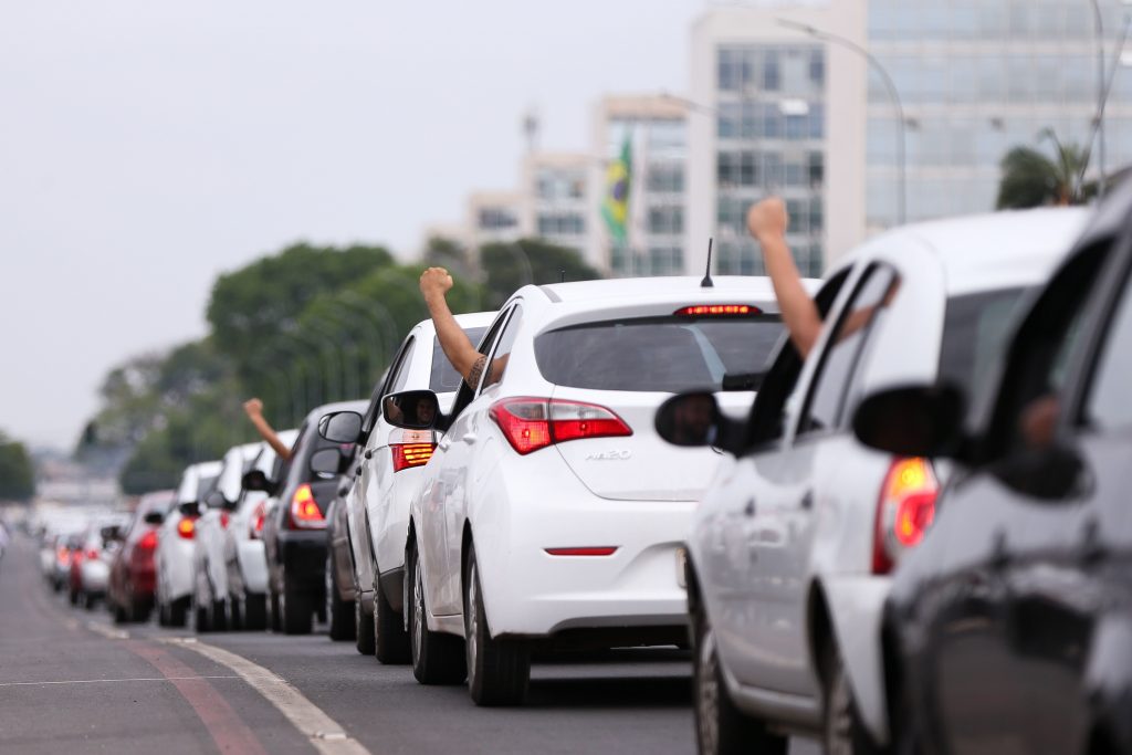 CRIMES: Motoristas envolvidos em contrabando terão habilitação cassada