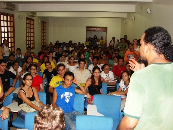 Estudantes ocupam prédio da reitoria na UNIR em protesto a Resolução 040