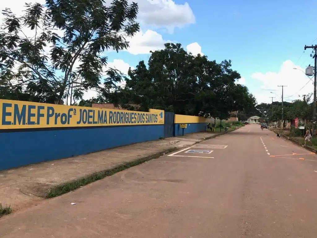 OUSADOS: Bandidos invadem escola e trocam tiros com vigilante