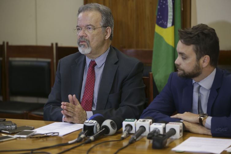 JUSTIÇA: Governo lança política para empregar detentos e egressos de presídios