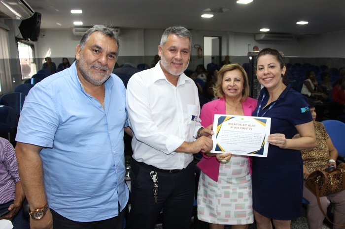 RECONHECIMENTO: Presidente da CDL recebe homenagem da Câmara pelo Dia da Mulher