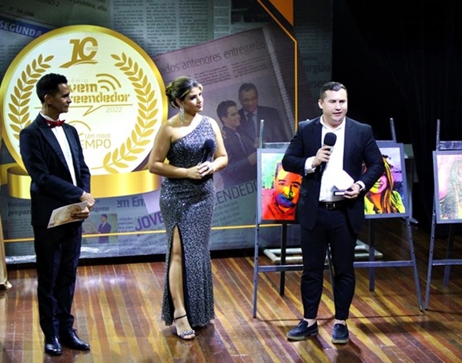 SETOR IMOBILIÁRIO: Ezequiel Viana foi homenageado no Prêmio Jovem Empreendedor do Ano 2022