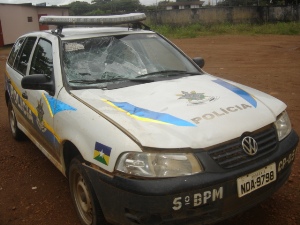  Viatura da PM atropela cavalo na zona leste