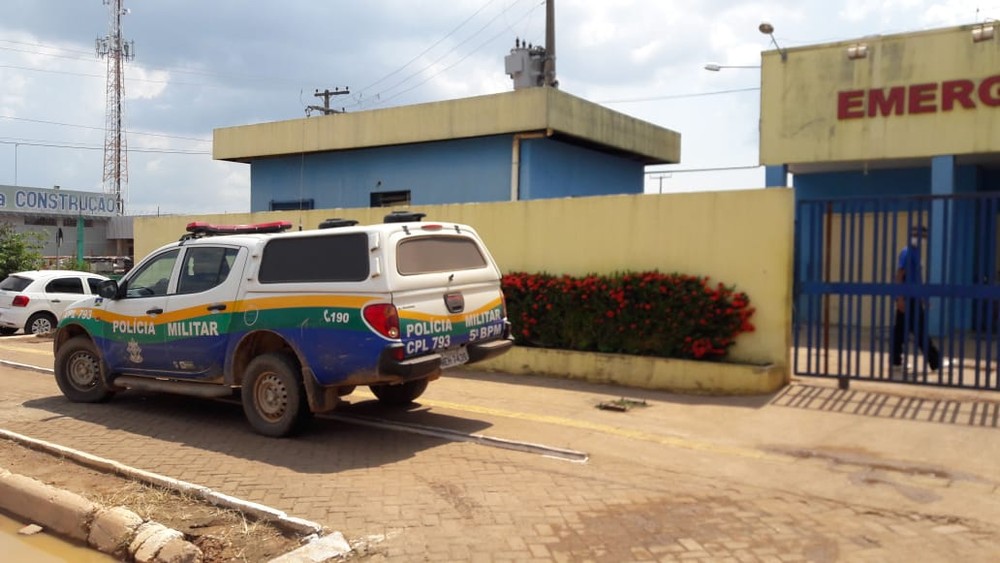 DUAS FACADAS: Jovem sofre tentativa de assassinato na frente de residência em Porto Velho