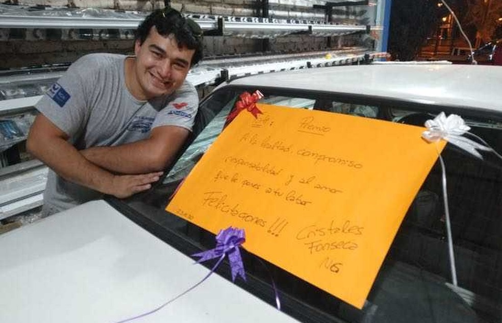 Chefe dá carro para funcionário não ir a pé para o trabalho