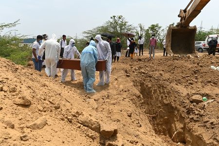 LAMENTÁVEL: Número de mortes por covid-19 no Brasil chega a 449.068