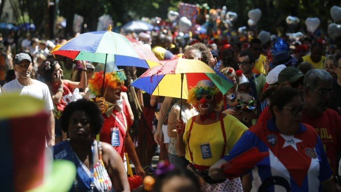 VOCÊ SE PROGRAMOU? Brasileiro gastará R$ 634 no carnaval, em média; veja como economizar