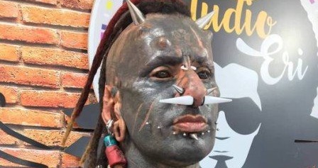 SATANÁS HUMANO: Brasileiro muda radicalmente aparência com tatuagens e piercings e causa espanto