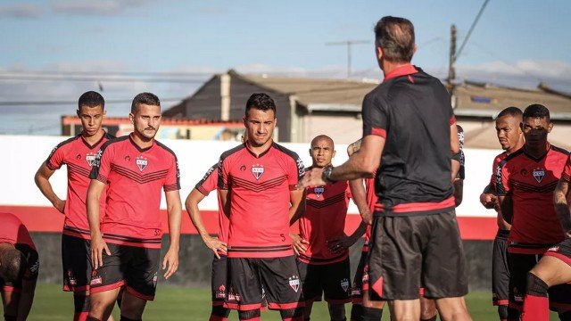 COVID-19: Atletas do Atlético-GO que testaram positivo são liberados para jogo com o Fla