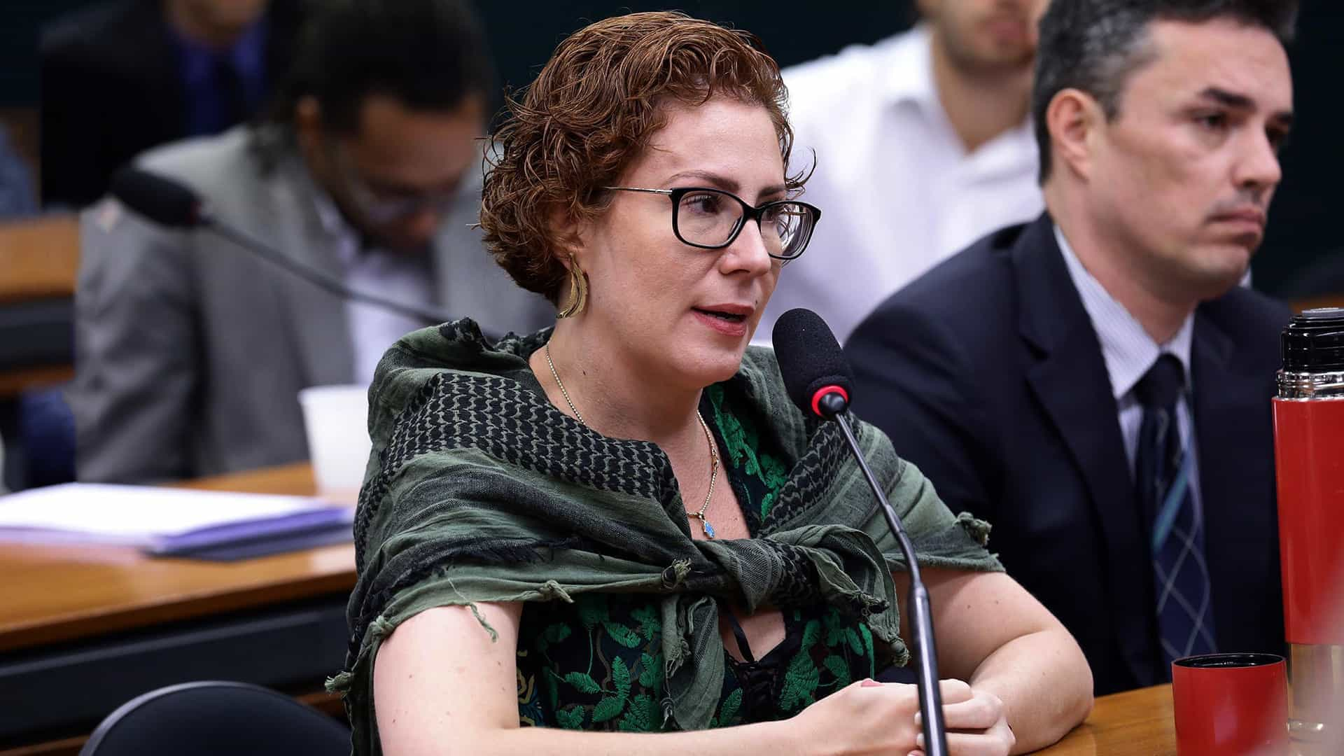 DEPUTADA: Carla Zambelli é alvo de ação pela PF; hacker da ‘Vaza Jato’ é preso na operação