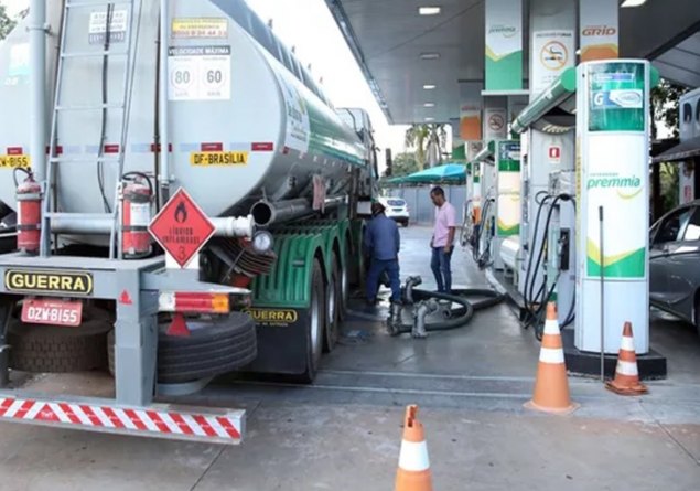 DIESEL E GÁS DE COZINHA: Governo lança pacote bilionário para conter alta dos combustíveis