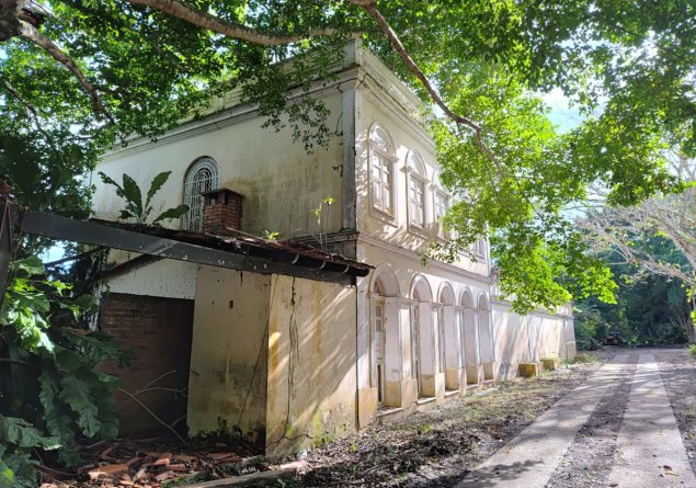 HISTÓRIA EM RUÍNA: Casarão dos Ingleses sofre furtos e depredações em Porto Velho
