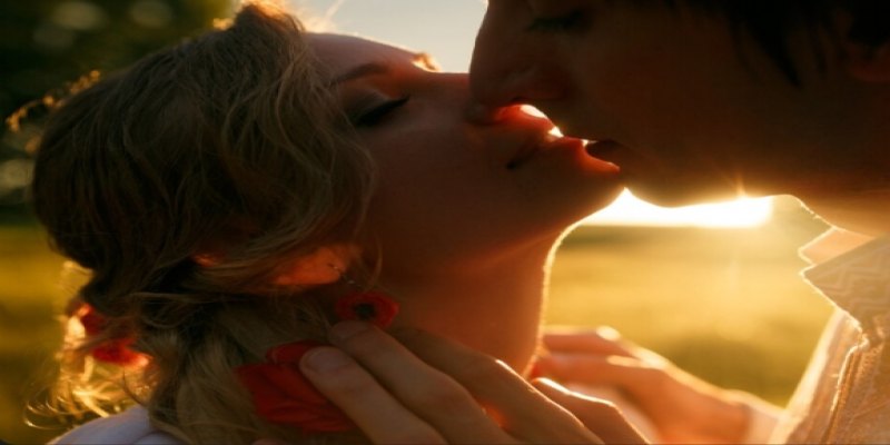 REDUZ O CORTISOL: Uma sessão apaixonada de beijos é incrível para a sua saúde