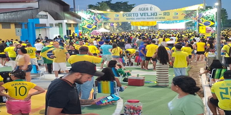 PORTO VELHO NA TORCIDA: Rua do Hexa teve de cover de Charlie Chaplin ao tradicional verde-amarelo 